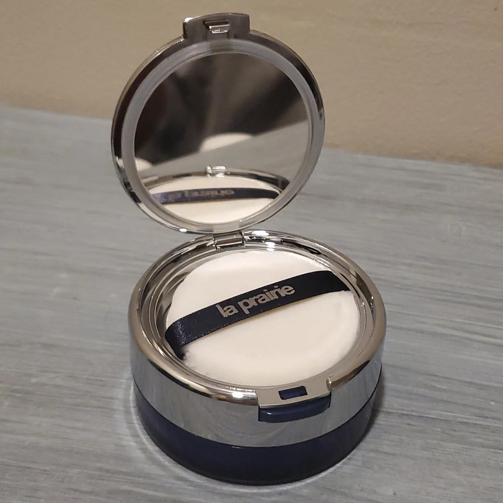 La Prairie Skin Caviar Loose Powder Translucent 1 NWOB! - Picture 5 of 7